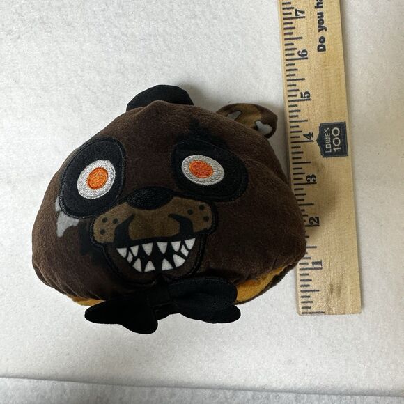 FUNKO PLUSH: Five Nights at Freddy's Reversible Heads - Freddy 4" - Picture 6 of 6